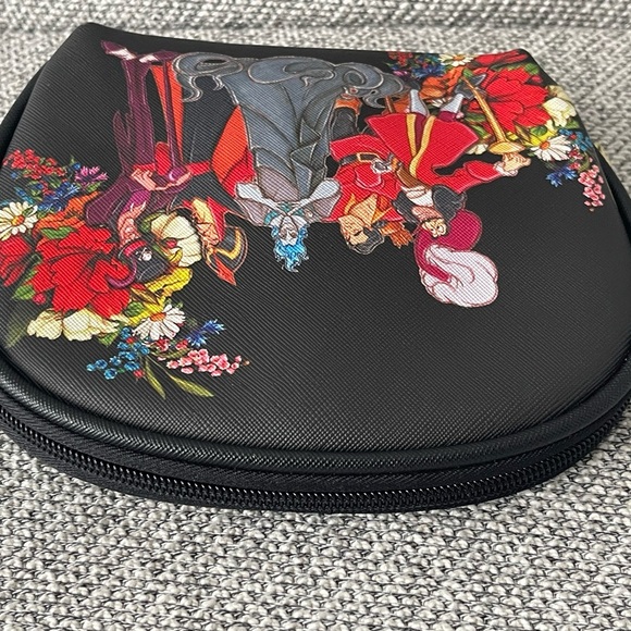 Disney Villains Black Cosmetic Bag - Picture 8 of 16